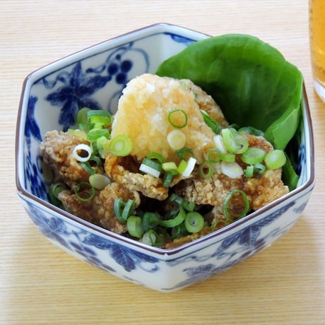 【送料無料 業務用】パリパリ鶏皮揚げ500g　4kg（500ｇ×8袋）【業務用 鶏肉 冷凍食品 唐揚げ 通販 肉 鶏皮 イベント オードブル パーティ おつまみ 弁当 おかず 居酒屋 時短】