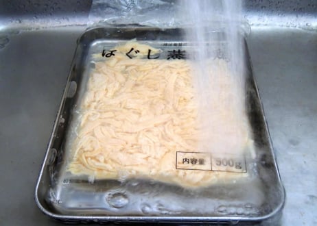 【送料無料 業務用】ほぐし蒸し鶏500g　10kg入り（500ｇ袋×10袋×2合）【冷凍食品 鶏肉 鶏むね バーベキュー お弁当 オードブル イベント おつまみ サラダ トッピング 鶏飯 時短】