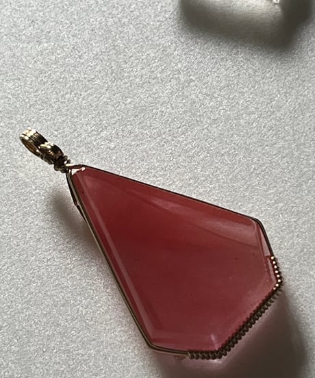 主役★サーモンピンク