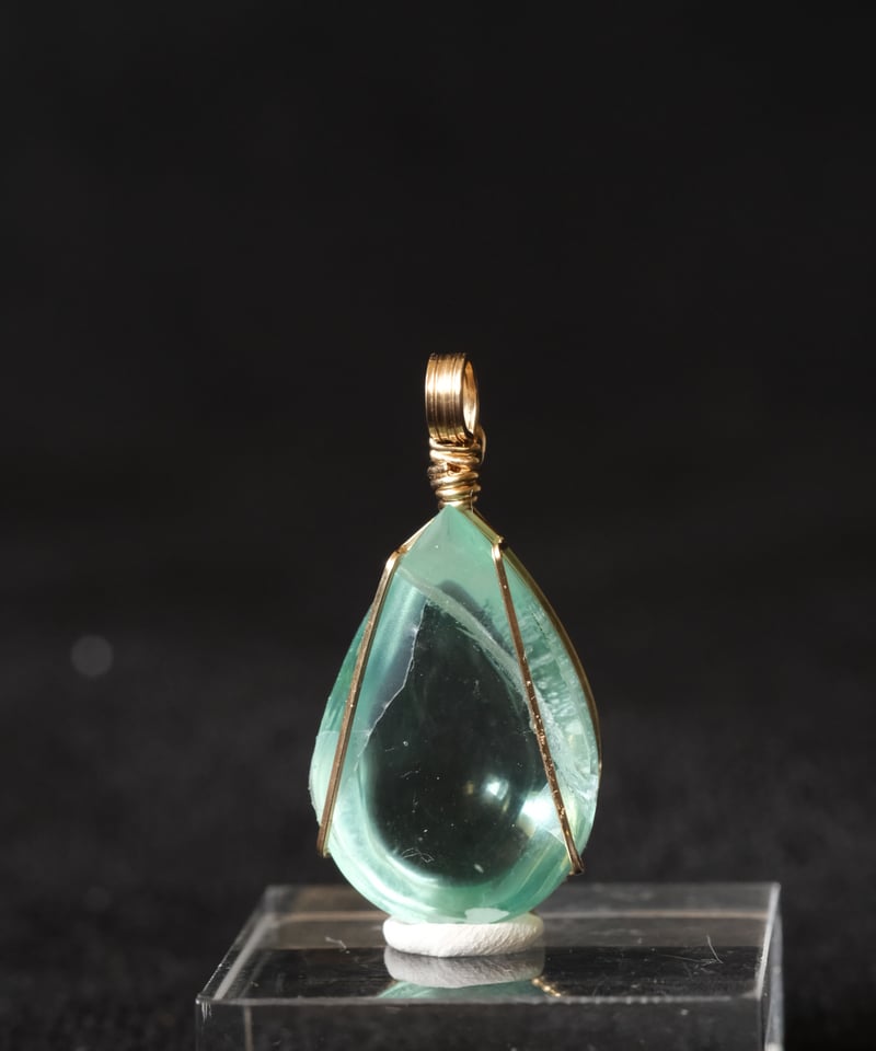 華麗に翻す☆アップルグリーン | E Ku'u Crystal