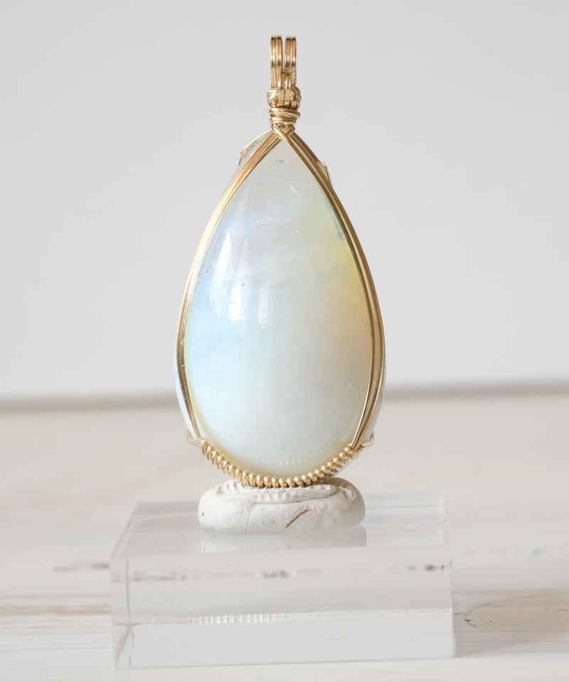 自分の色で輝く☆オパールホワイト色 | E Ku'u Crystal