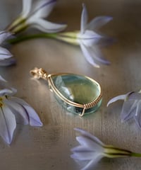 華麗に翻す★アップルグリーン