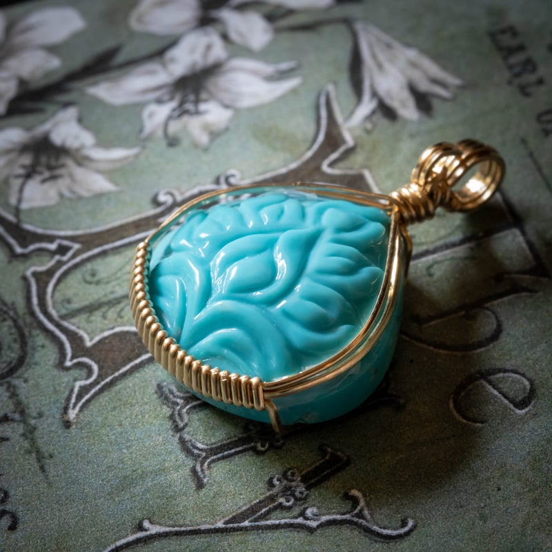 超綺麗＆超豪華．巨大．ターコイズ．トルコ石の置物.1665㌘位．台座