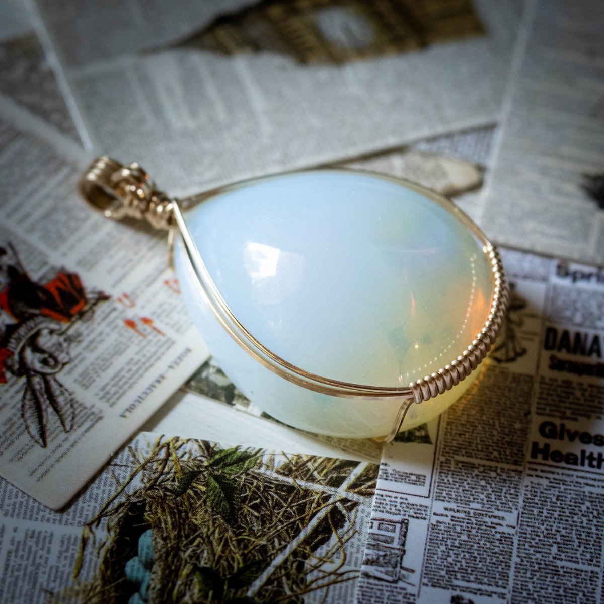 心の断捨離☆オパールホワイト色 | E Ku'u Crystal