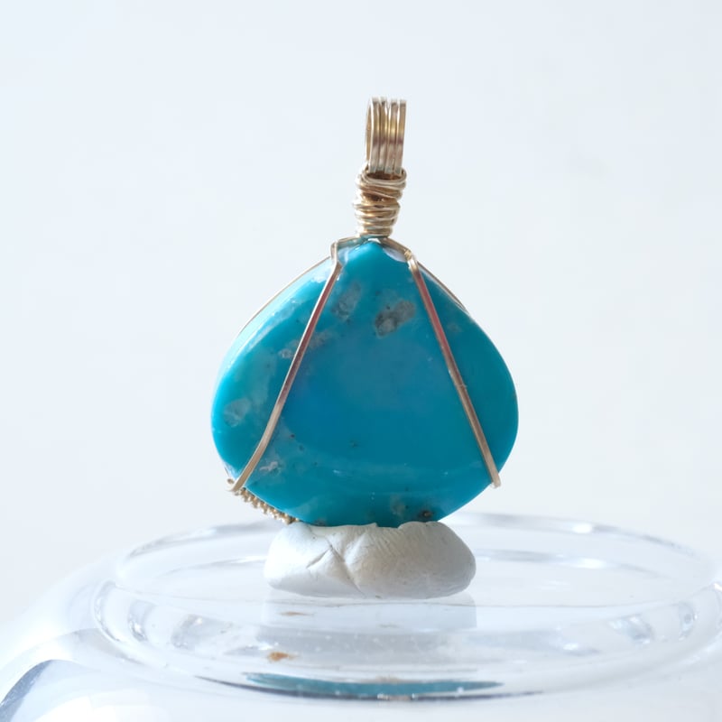 超綺麗＆超豪華．巨大．ターコイズ．トルコ石の置物.1665㌘位．台座付きます 超綺麗＆超豪華．巨大．ターコイズ．トルコ石の置物.1665㌘位