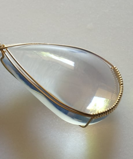 静かな光★オパールホワイト色