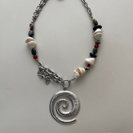 guru guru necklace