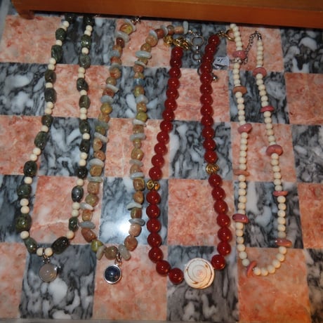 stone necklace ✩*♡ྀི ˖ ⊹（rhodonite\fossil）