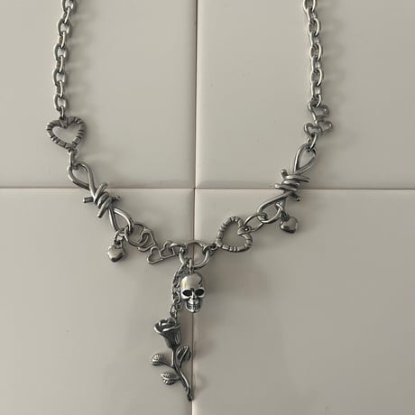 skull♡rose necklace☠︎︎ ⋆₊ ♱