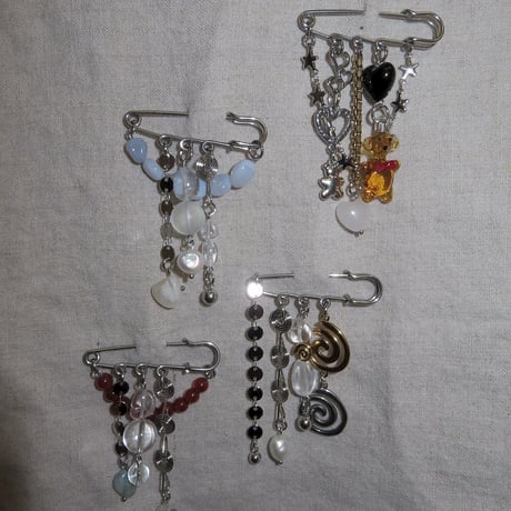 chipie original brooch