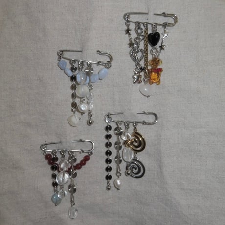 chipie original brooch