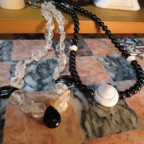 stone necklace *๑⭐︎՞（quartz/black onyx）