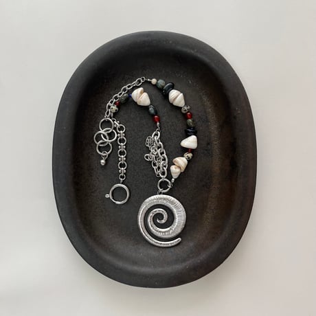 guru guru necklace