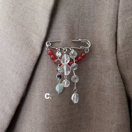 chipie original brooch
