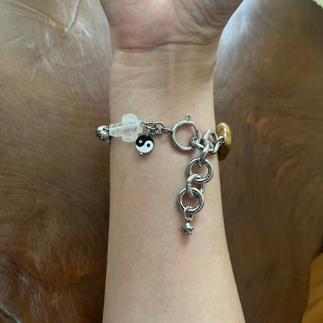 charm bracelet ꩜✧˖°.-yin yang-