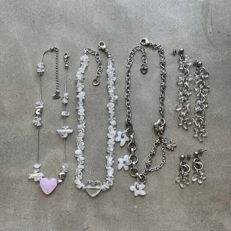 ohana necklace-milky white-