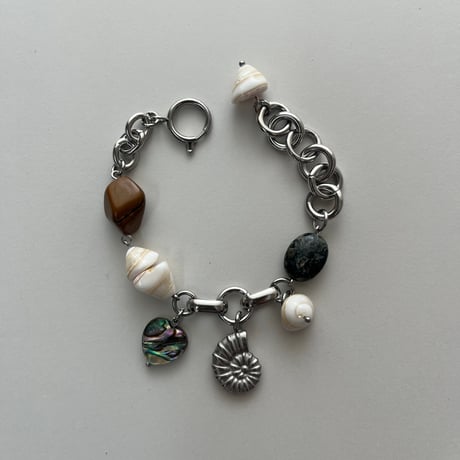shell bracelet