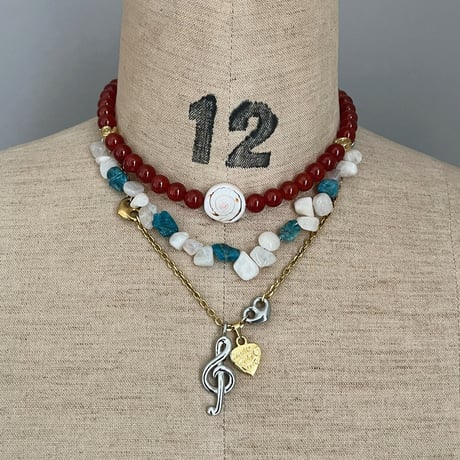 stone necklace  ˖𖦹๋࣭ ⭑（carnelian/shell）