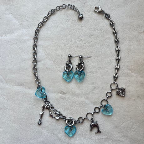 glass heart charm necklace-light blue-