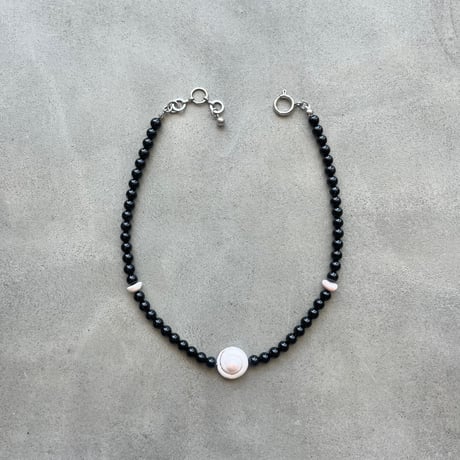 stone necklace ✩*ೃ.⋆（black onyx/shell）