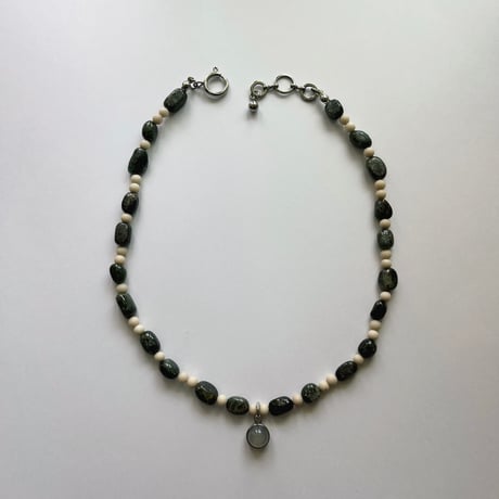 stone necklace ✩*ೃ.⋆（green garnet/fossil/agate）