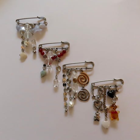 chipie original brooch