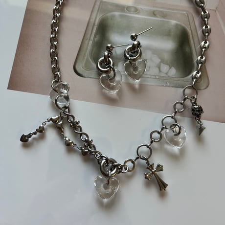 glass heart charm necklace-clear-