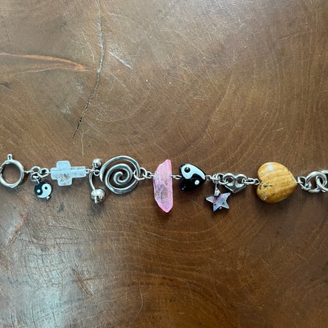 charm bracelet ꩜✧˖°.-yin yang-