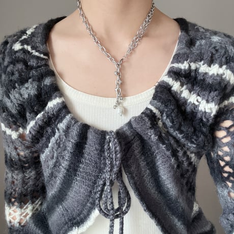 white pearl necklace