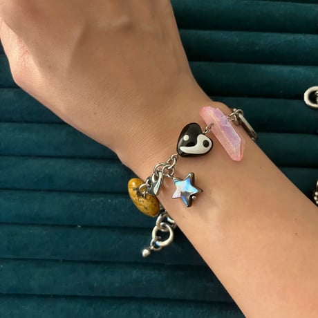 charm bracelet ꩜✧˖°.-yin yang-