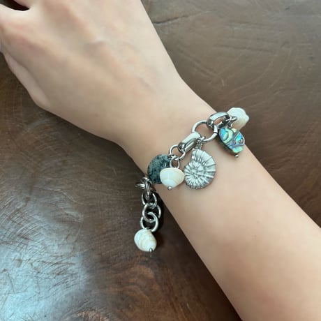 shell bracelet