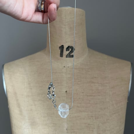 stone slide necklace-quartz-