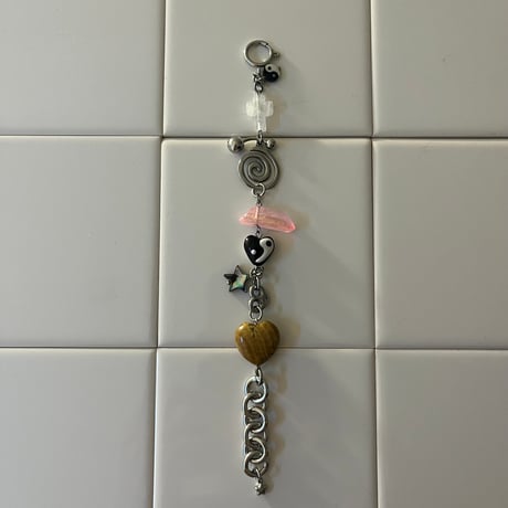 charm bracelet ꩜✧˖°.-yin yang-