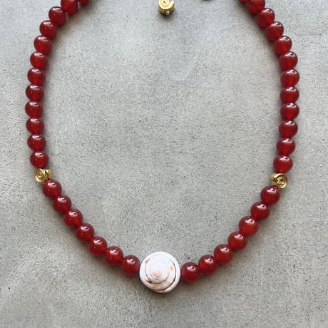 stone necklace  ˖𖦹๋࣭ ⭑（carnelian/shell）