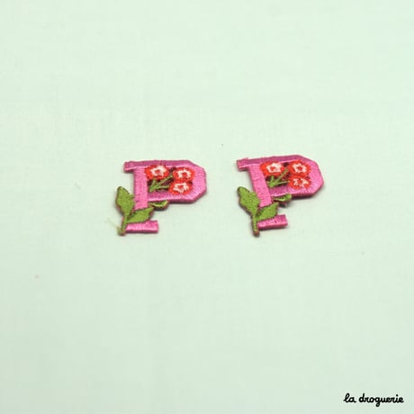 Ecusson Alphabet fleuri | Ecusson à thermocoller - de 20 à 30 x 28 mm