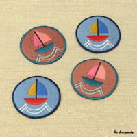 Ecusson Bateau sur l’eau 44 mm | Ecusson à thermocoller 44 mm