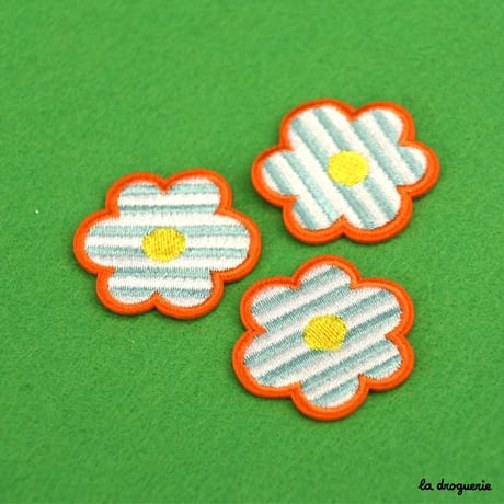 Ecusson “Good vibrations fleur” 34 mm