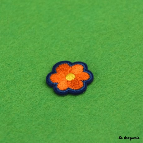 Ecusson “Good vibrations fleur” 18 mm