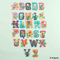 Ecusson Alphabet fleuri | Ecusson à thermocoller - de 20 à 30 x 28 mm