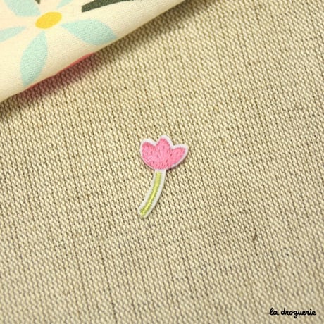 Ecusson “Marché aux fleurs bouton” 24×12 mm