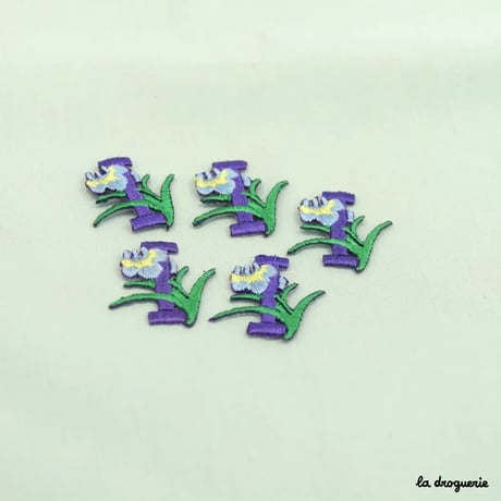 Ecusson Alphabet fleuri | Ecusson à thermocoller - de 20 à 30 x 28 mm