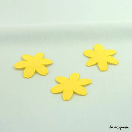 Ecusson Pétale vaporeux petite taille | Ecusson à thermocoller 45 mm