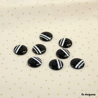 Bouton « Réglisse 2 traits » 15 mm