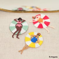 Ecusson Girl and bouée | Ecusson à thermocoller 70 à 60 mm