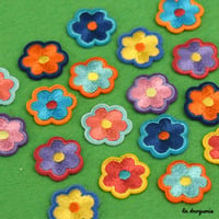 Ecusson “Good vibrations fleur” 18 mm