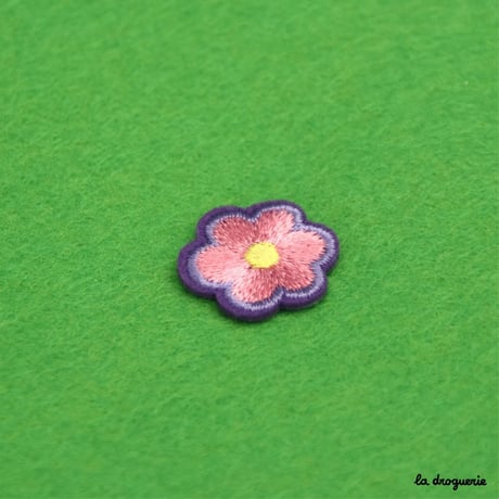 Ecusson “Good vibrations fleur” 18 mm