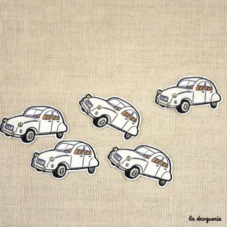 Ecusson voiture 2 CV 53 mm  Ecusson à thermocoller 53 x 30 mm