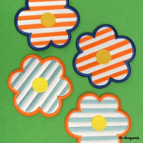 Ecusson “Good vibrations fleur” 82 mm