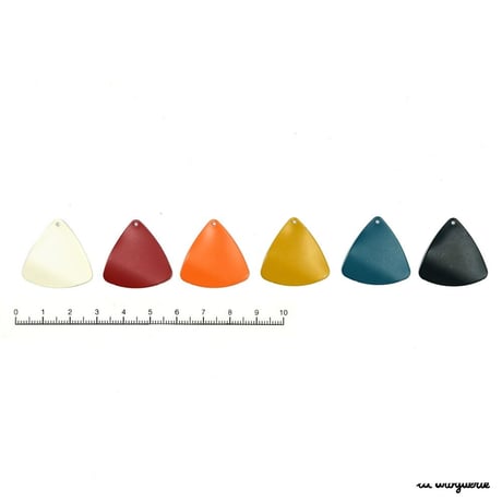 Perle « Chromatique triangle ondulé »