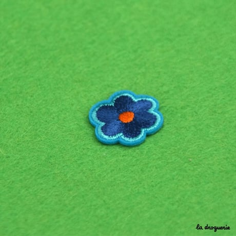 Ecusson “Good vibrations fleur” 18 mm